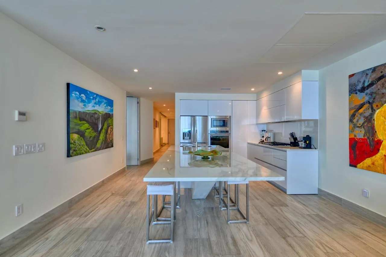 Maxwell Residences At Indah Puerto Vallarta 4*,