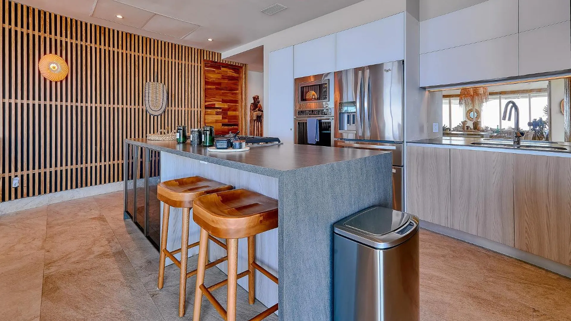Maxwell Residences At Indah Puerto Vallarta 4*,