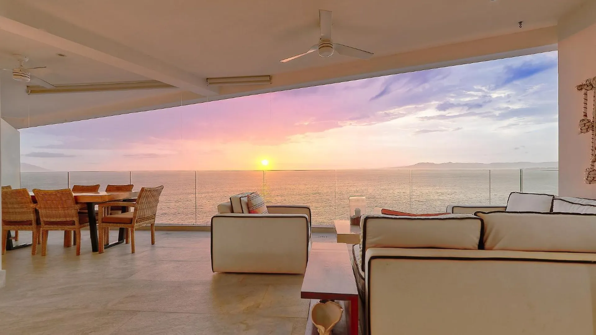 Hotel Maxwell Residences At Indah Puerto Vallarta