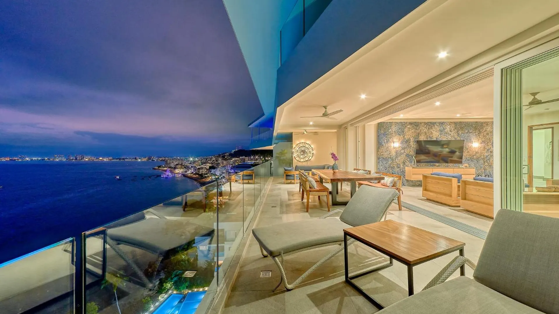 Maxwell Residences At Indah Puerto Vallarta Hotel