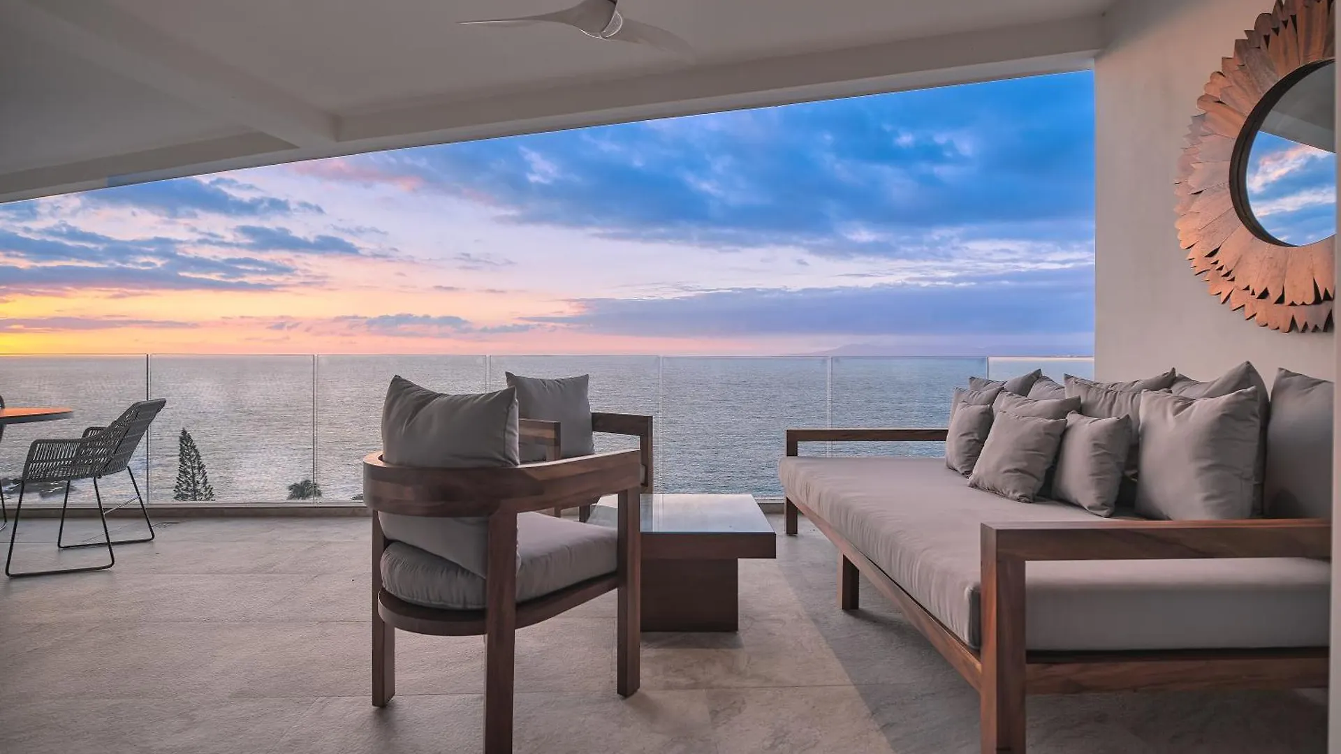 Hotel Maxwell Residences At Indah Puerto Vallarta